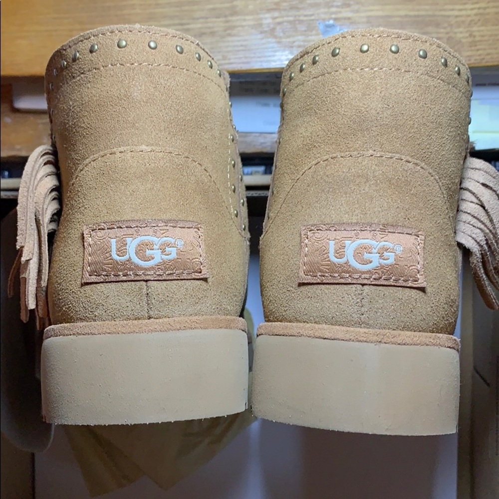 Uggs K Cindy kids size 3. NIB - Picture 3 of 4